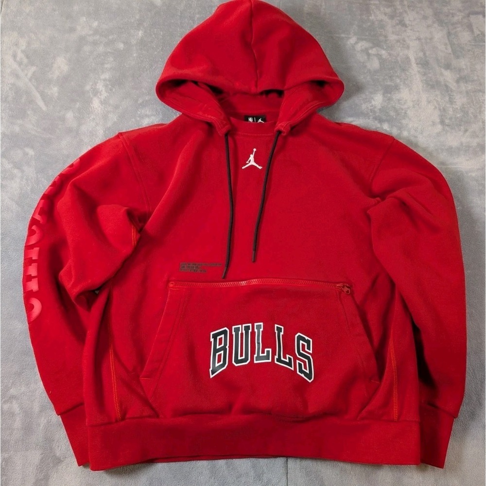 Nike Mens Hoodie M Red NBA Air Jordan Chicago Bulls Courtside DR6999-657